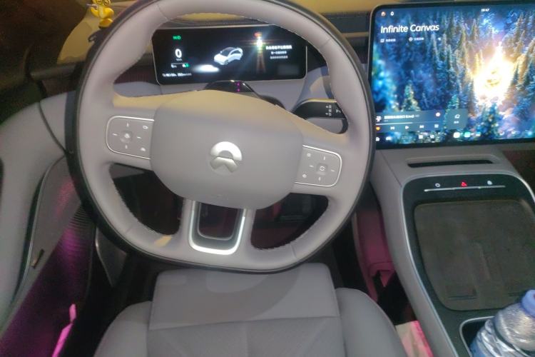 Used Nio ET5 2025 75 kWh Steering Wheel