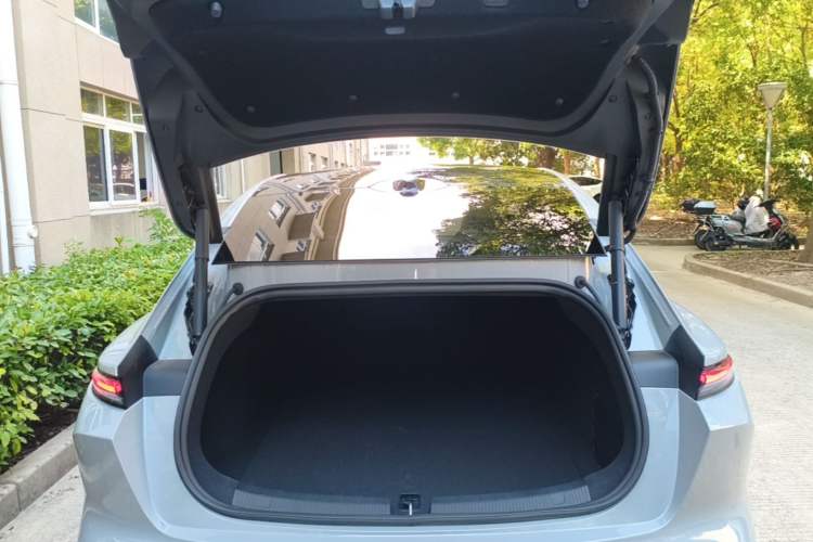 Used Nio ET5 2025 75 kWh Trunk