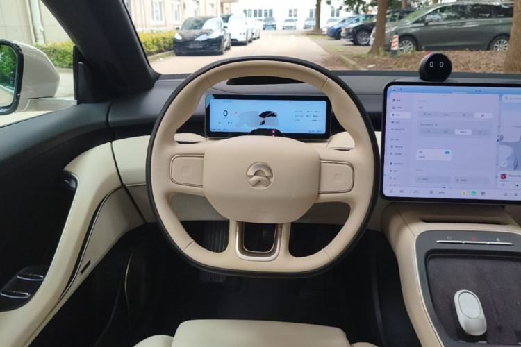 Used Nio ET5 2025 75 kWh Steering Wheel
