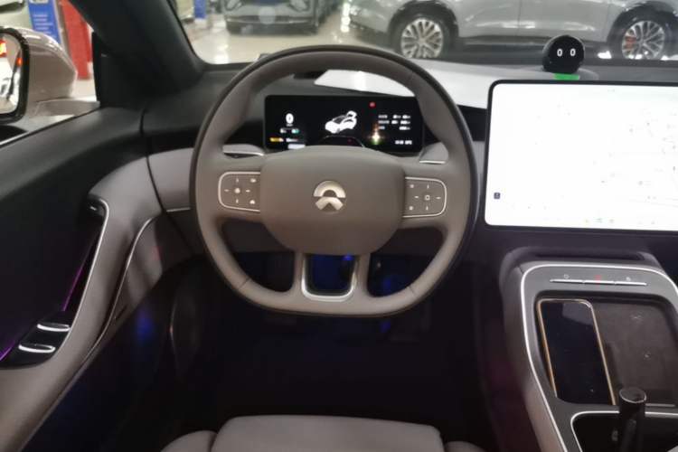 Used Nio ET5 2025 75 kWh Steering Wheel