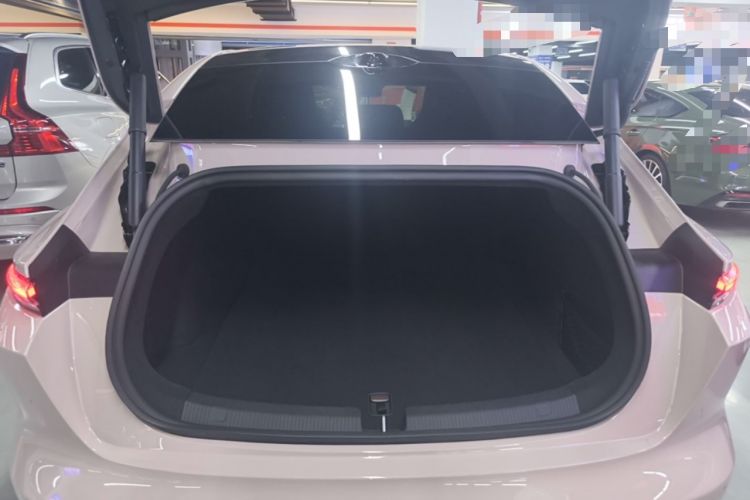 Used Nio ET5 2025 100 kWh Trunk