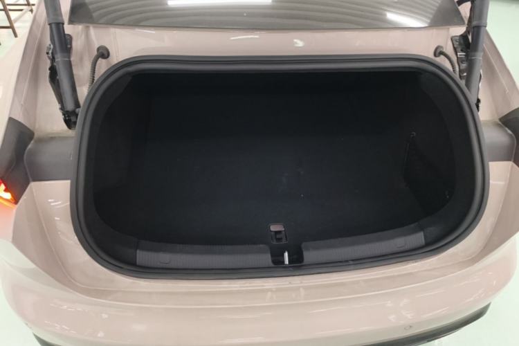 Used Nio ET5 2025 75 kWh Trunk