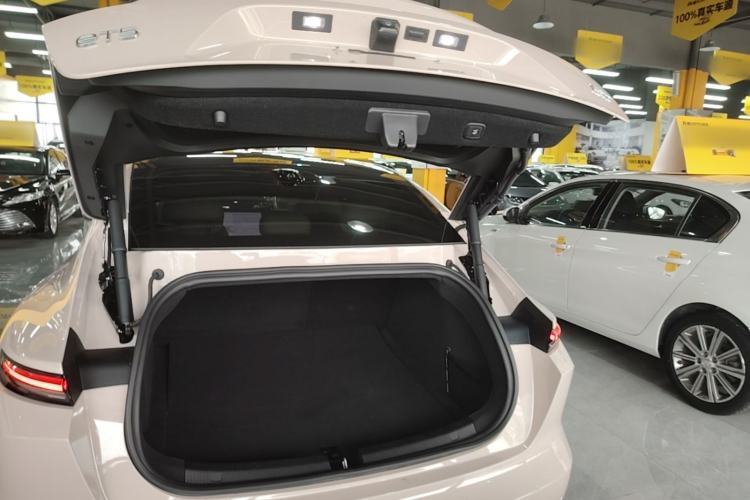 Used Nio ET5 2025 75 kWh Trunk