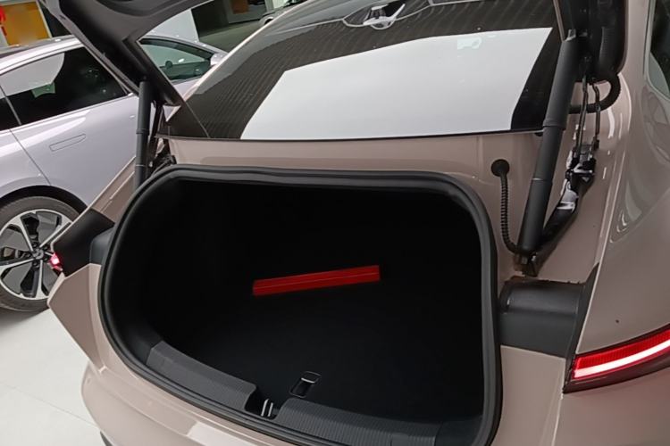Used Nio ET5 2025 75 kWh Trunk