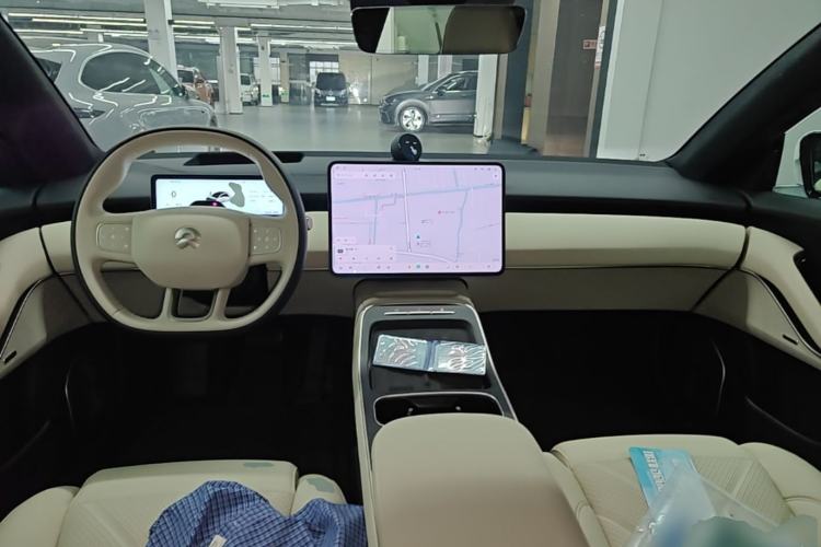 Used Nio ET5 2025 100 kWh Center Console