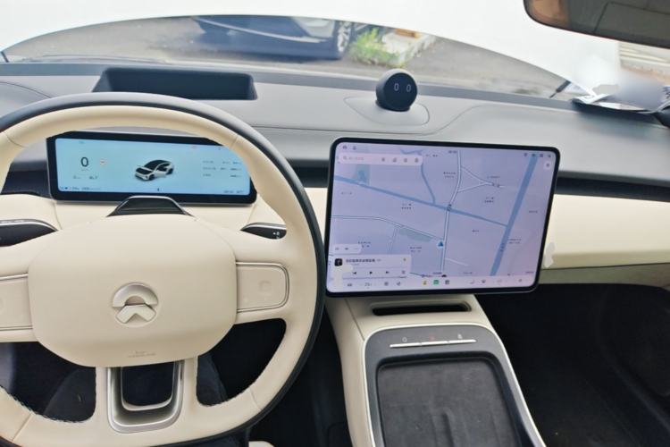 Used Nio ET5 2025 100 kWh Center Console