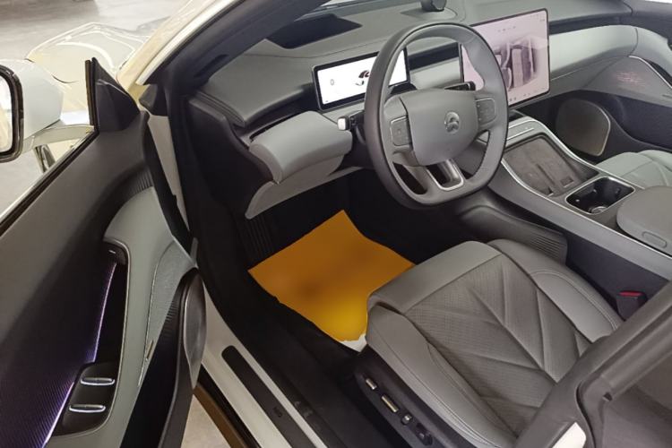 Used Nio ET5 2025 75 kWh Driver Seat