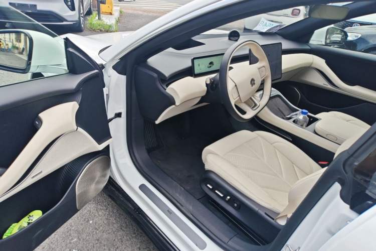Used Nio ET5 2025 100 kWh Driver Seat