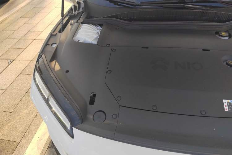Used Nio ET5 2025 75 kWh Engine Bay Right