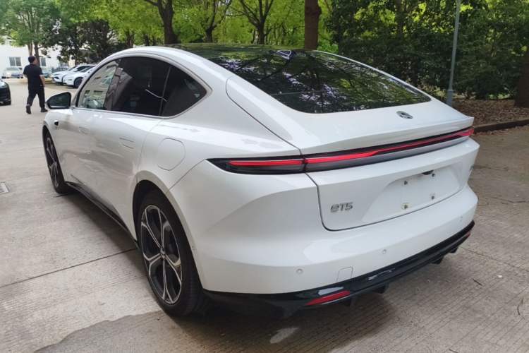 Used Nio ET5 2025 75 kWh Exterior 2