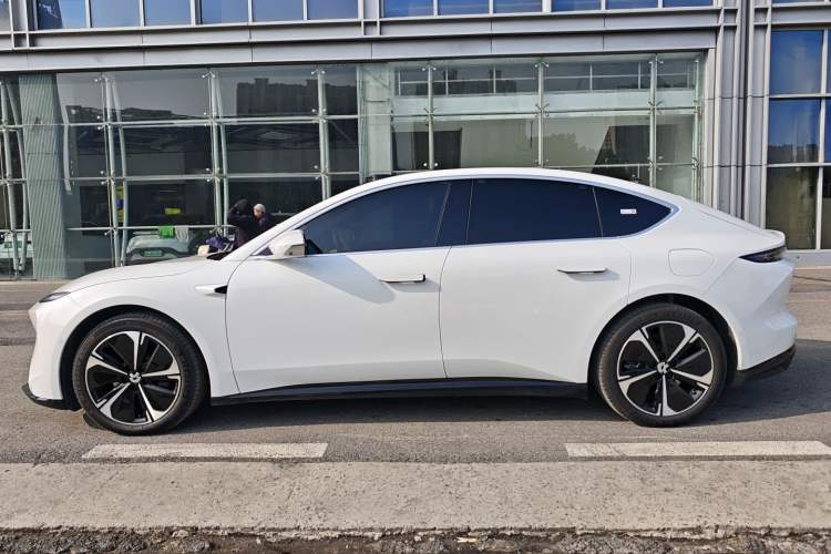 Used Nio ET5 2025 75 kWh Exterior 3