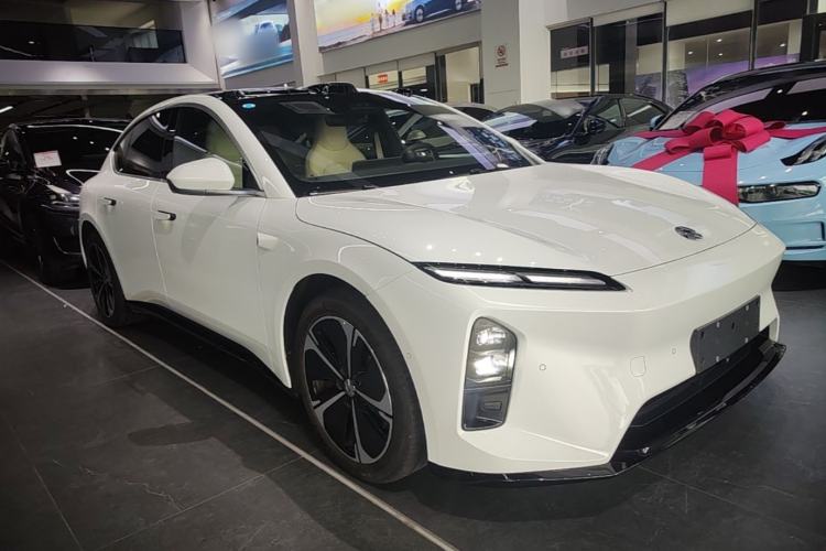 Used Nio ET5 2025 75 kWh Front Right 45 Deg