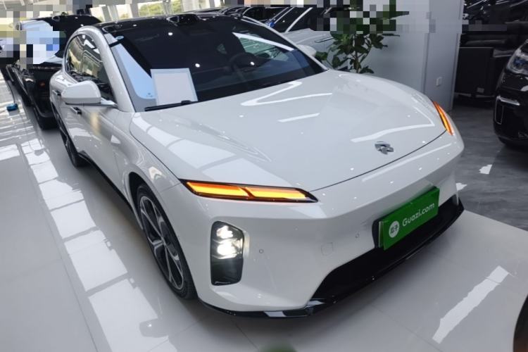 Used Nio ET5 2025 75 kWh Front Right 45 Deg