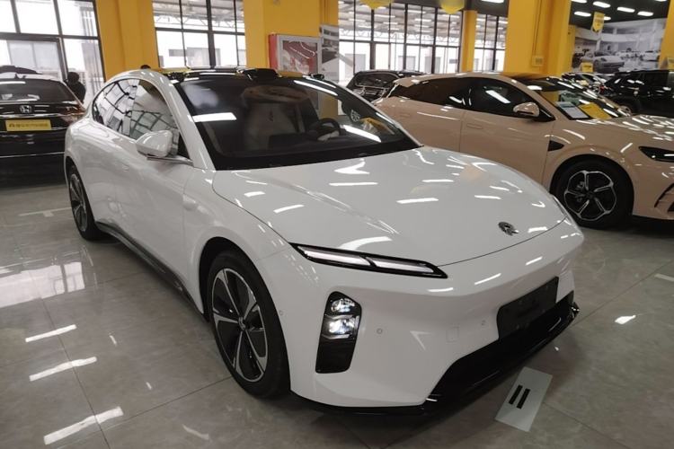 Used Nio ET5 2025 75 kWh Front Right 45 Deg