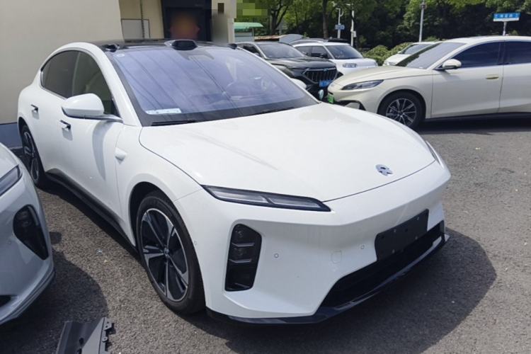 Used Nio ET5 2025 100 kWh Front Right 45 Deg