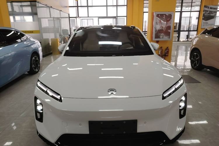 Used Nio ET5 2025 75 kWh Front