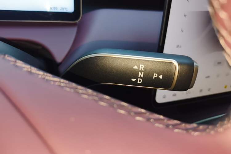 Used Nio ET5 2025 75 kWh Gear Lever