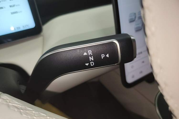 Used Nio ET5 2025 75 kWh Gear Lever