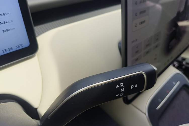 Used Nio ET5 2025 100 kWh Gear Lever
