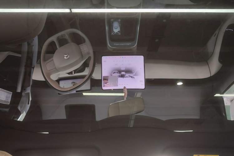 Used Nio ET5 2025 75 kWh Headliner