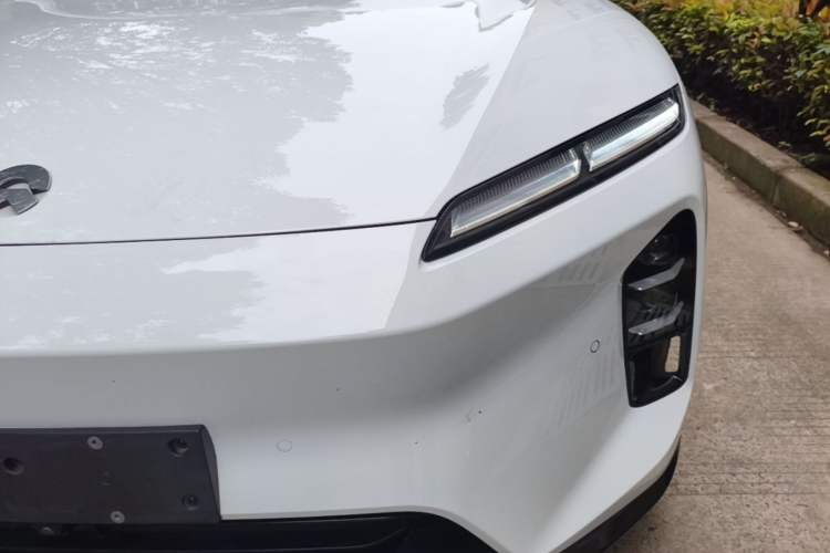 Used Nio ET5 2025 75 kWh Left Front Headlight