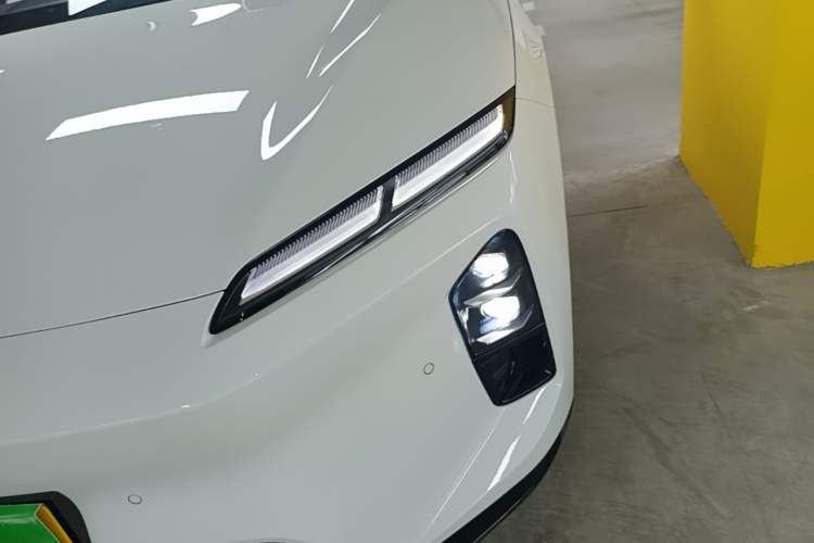Used Nio ET5 2025 75 kWh Left Front Headlight