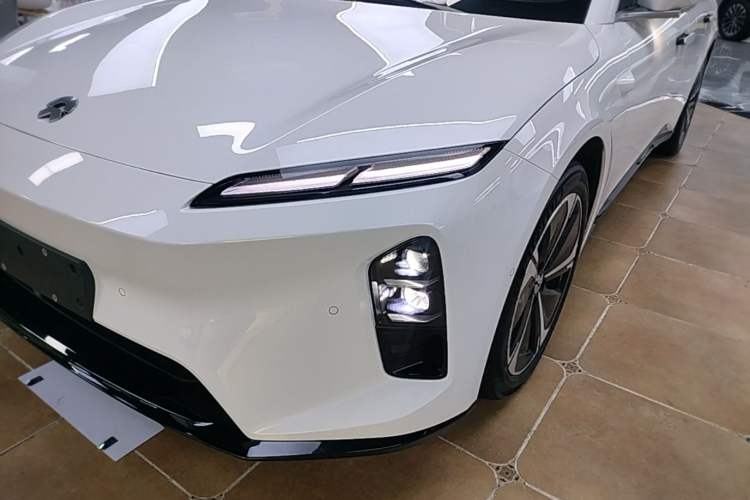 Used Nio ET5 2025 75 kWh Left Front Headlight