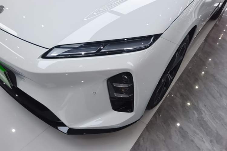 Used Nio ET5 2025 75 kWh Left Front Headlight
