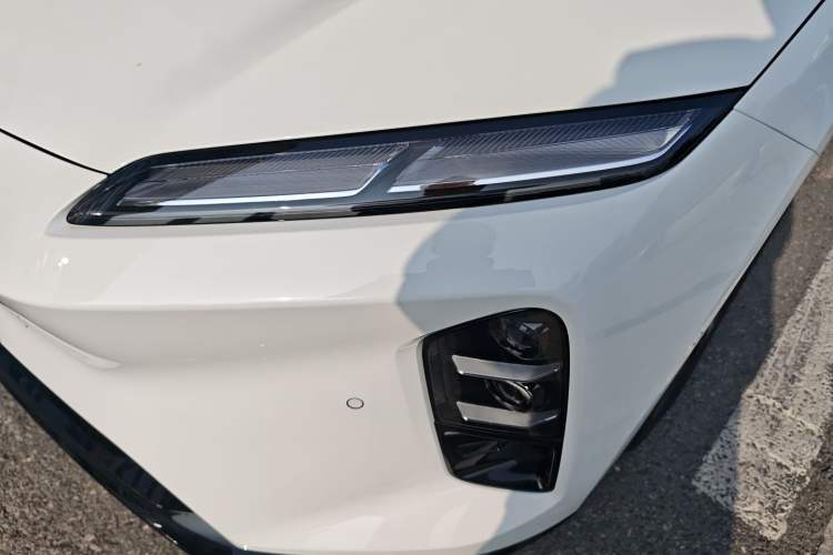 Used Nio ET5 2025 75 kWh Left Front Headlight