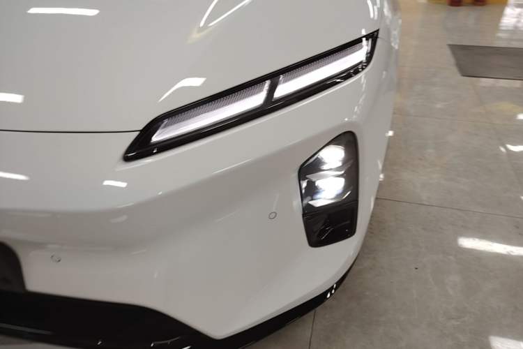 Used Nio ET5 2025 75 kWh Left Front Headlight