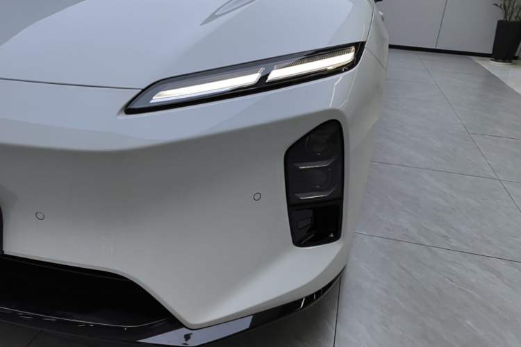 Used Nio ET5 2025 Model Champion Commemorative Edition, 75kWh Left Front Headlight