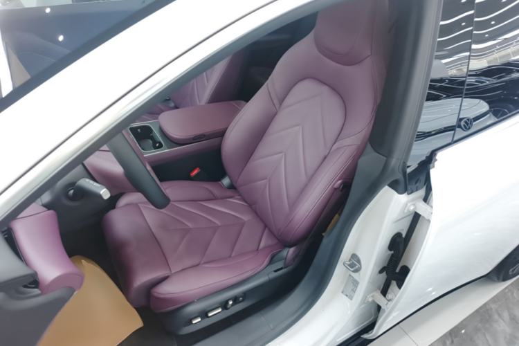Used Nio ET5 2025 75 kWh Left Front Seat