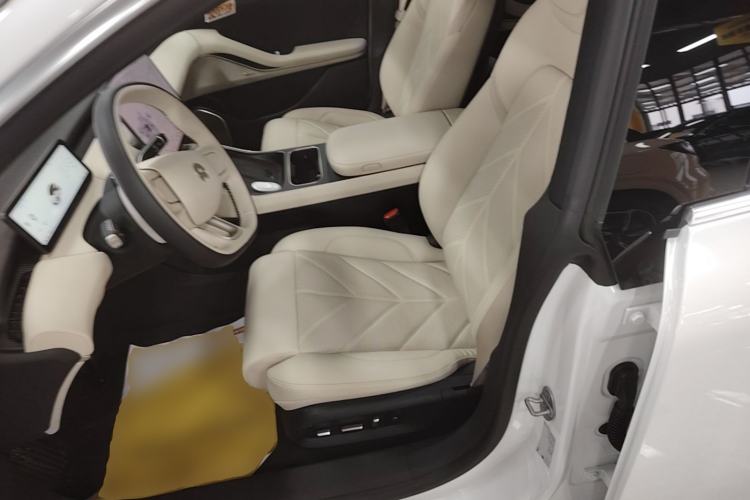 Used Nio ET5 2025 75 kWh Left Front Seat
