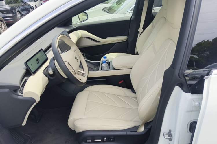 Used Nio ET5 2025 100 kWh Left Front Seat