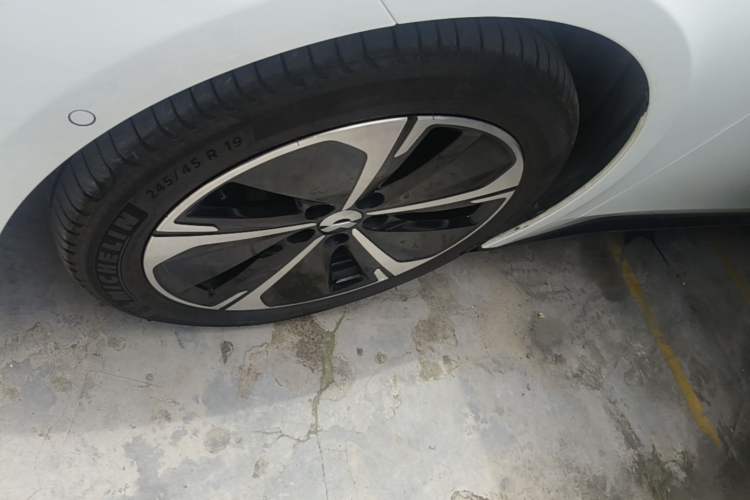 Used Nio ET5 2025 75 kWh Left Front Wheel Hub