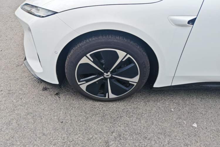 Used Nio ET5 2025 100 kWh Left Front Wheel Hub