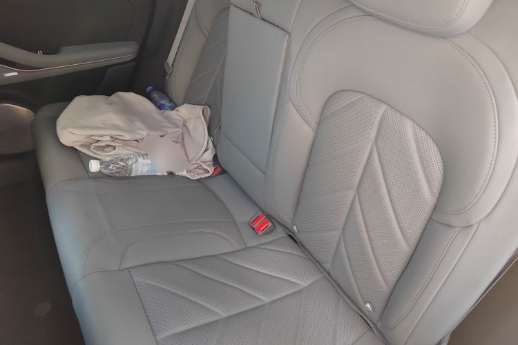 Used Nio ET5 2025 75 kWh Left Rear Seat
