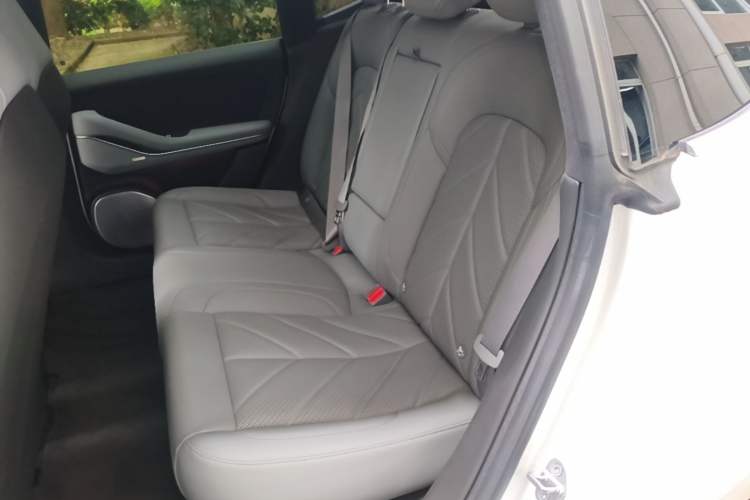 Used Nio ET5 2025 75 kWh Left Rear Seat