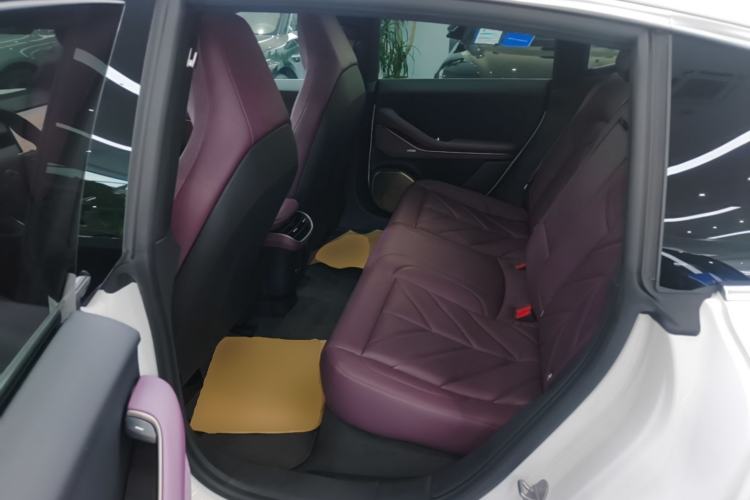 Used Nio ET5 2025 75 kWh Left Rear Seat