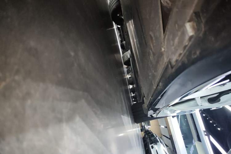 Used Nio ET5 2025 75 kWh Left Side Sill