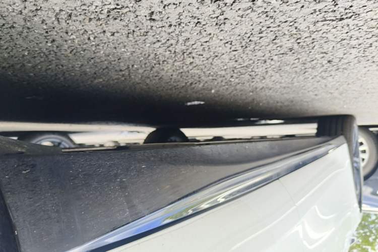Used Nio ET5 2025 100 kWh Left Side Sill