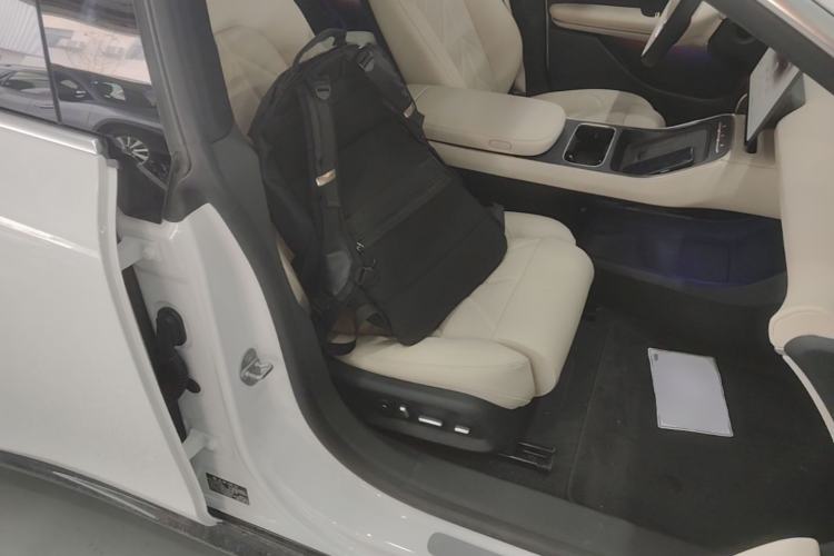 Used Nio ET5 2025 75 kWh Right Front Seat