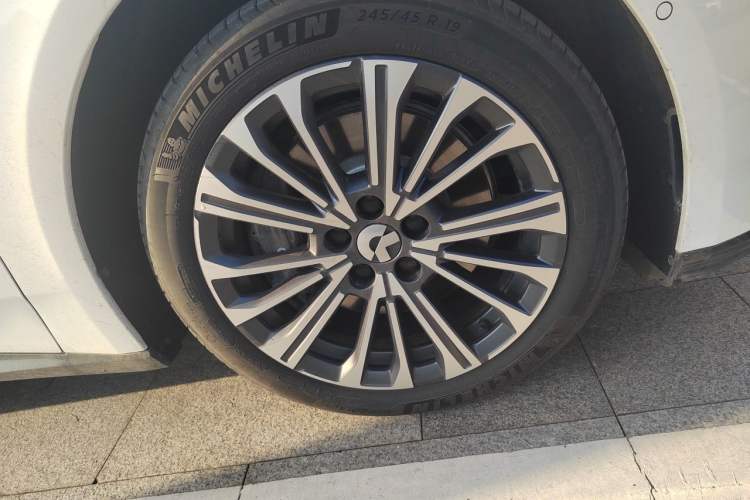 Used Nio ET5 2025 75 kWh Right Front Wheel Hub