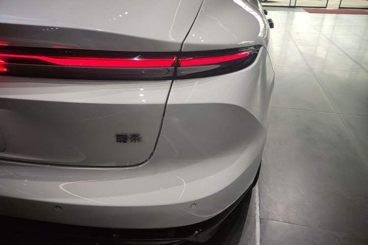 Used Nio ET5 2025 75 kWh Right Rear Taillight