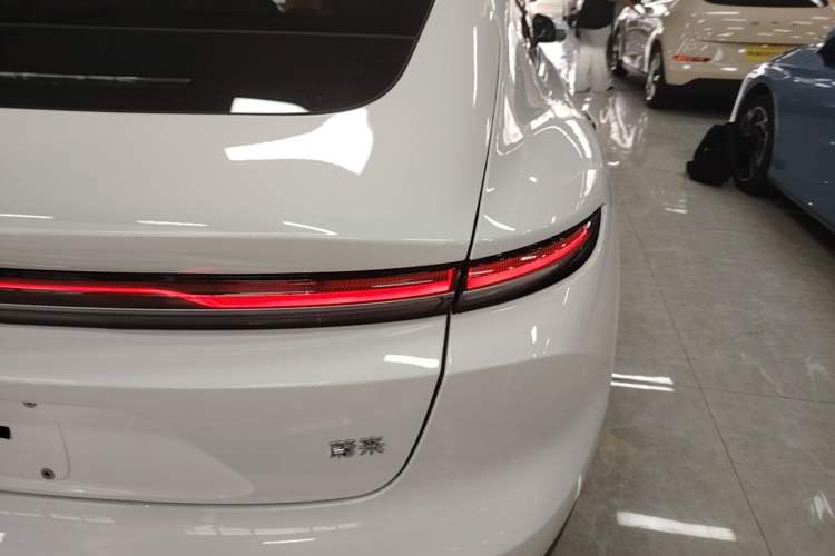 Used Nio ET5 2025 75 kWh Right Rear Taillight