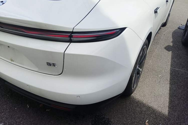 Used Nio ET5 2025 100 kWh Right Rear Taillight