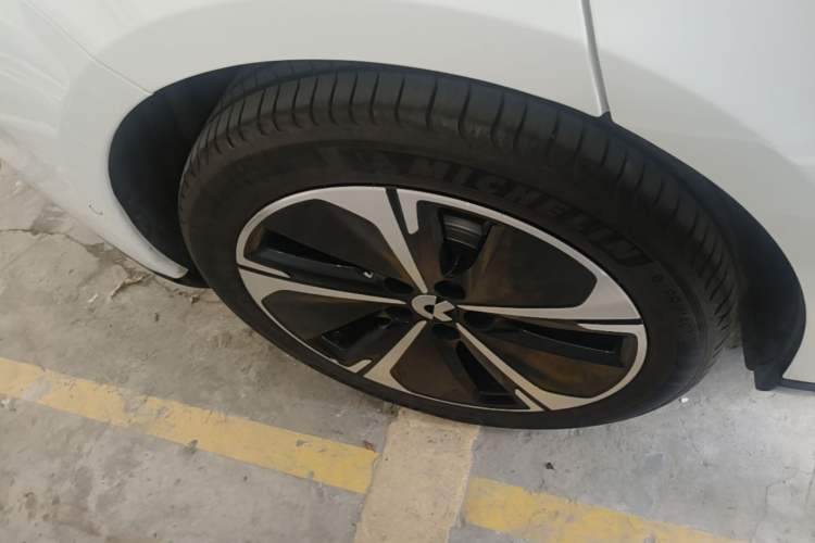 Used Nio ET5 2025 75 kWh Right Rear Wheel Hub