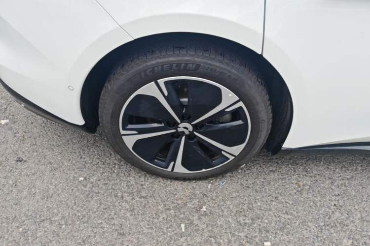Used Nio ET5 2025 100 kWh Right Rear Wheel Hub