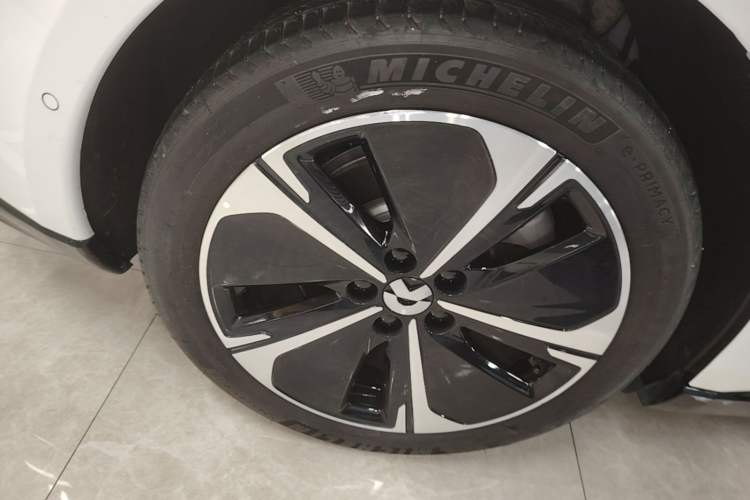 Used Nio ET5 2025 75 kWh Right Rear Wheel Hub