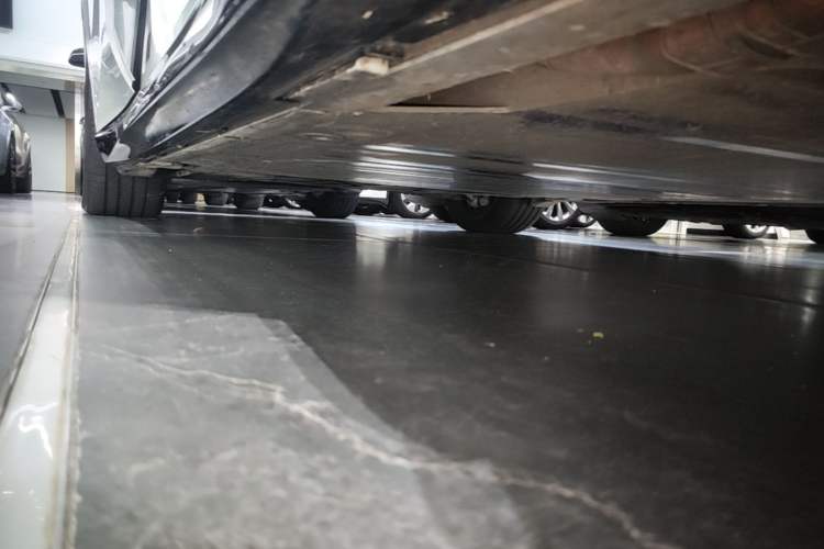 Used Nio ET5 2025 75 kWh Right Side Sill
